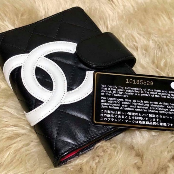 CHANEL Handbags - Price dropped🤗Authentic CHANEL cambon Agenda PM